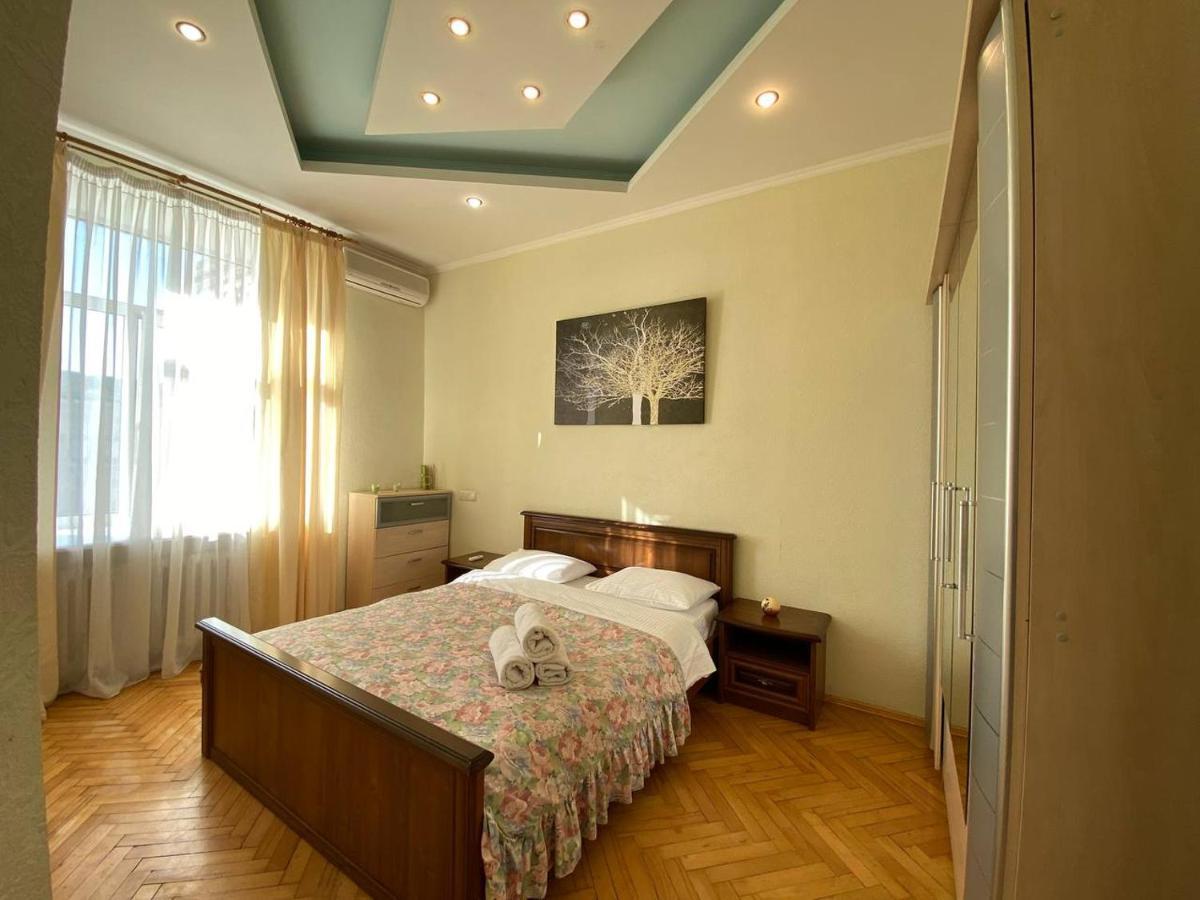 Real Home Apartments In Kiev Center Luaran gambar